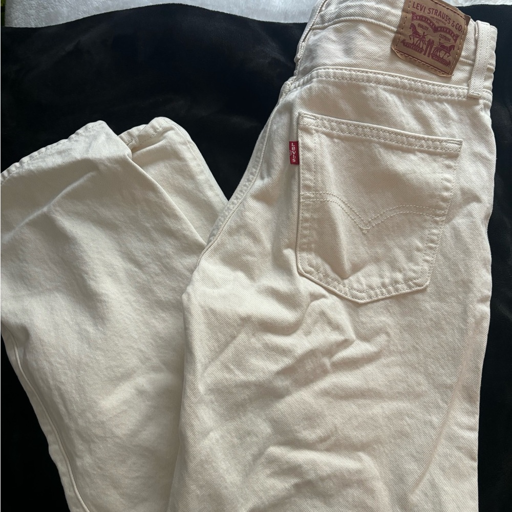 Levi’s 94 Baggy jeans
Size: 28